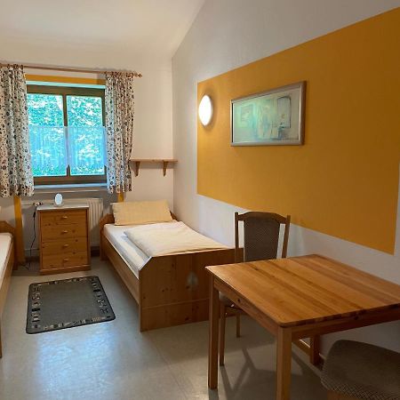 Krug'S Family Hostel Und Restaurant Weilheim in Oberbayern Buitenkant foto