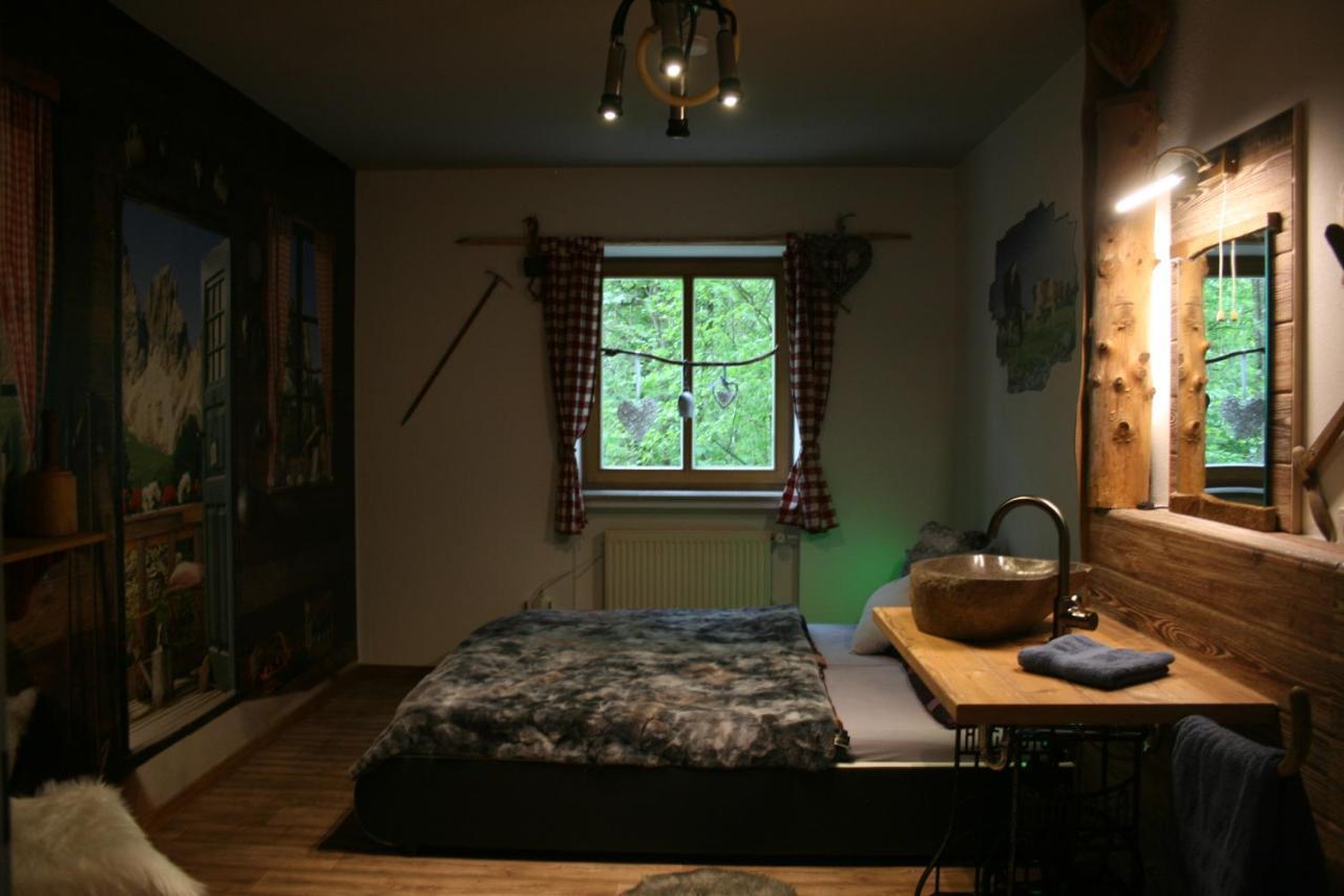 Krug'S Family Hostel Und Restaurant Weilheim in Oberbayern Buitenkant foto