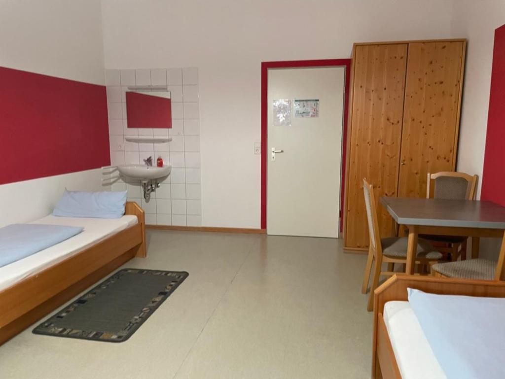 Krug'S Family Hostel Und Restaurant Weilheim in Oberbayern Buitenkant foto