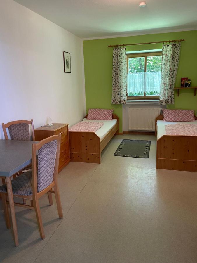 Krug'S Family Hostel Und Restaurant Weilheim in Oberbayern Buitenkant foto