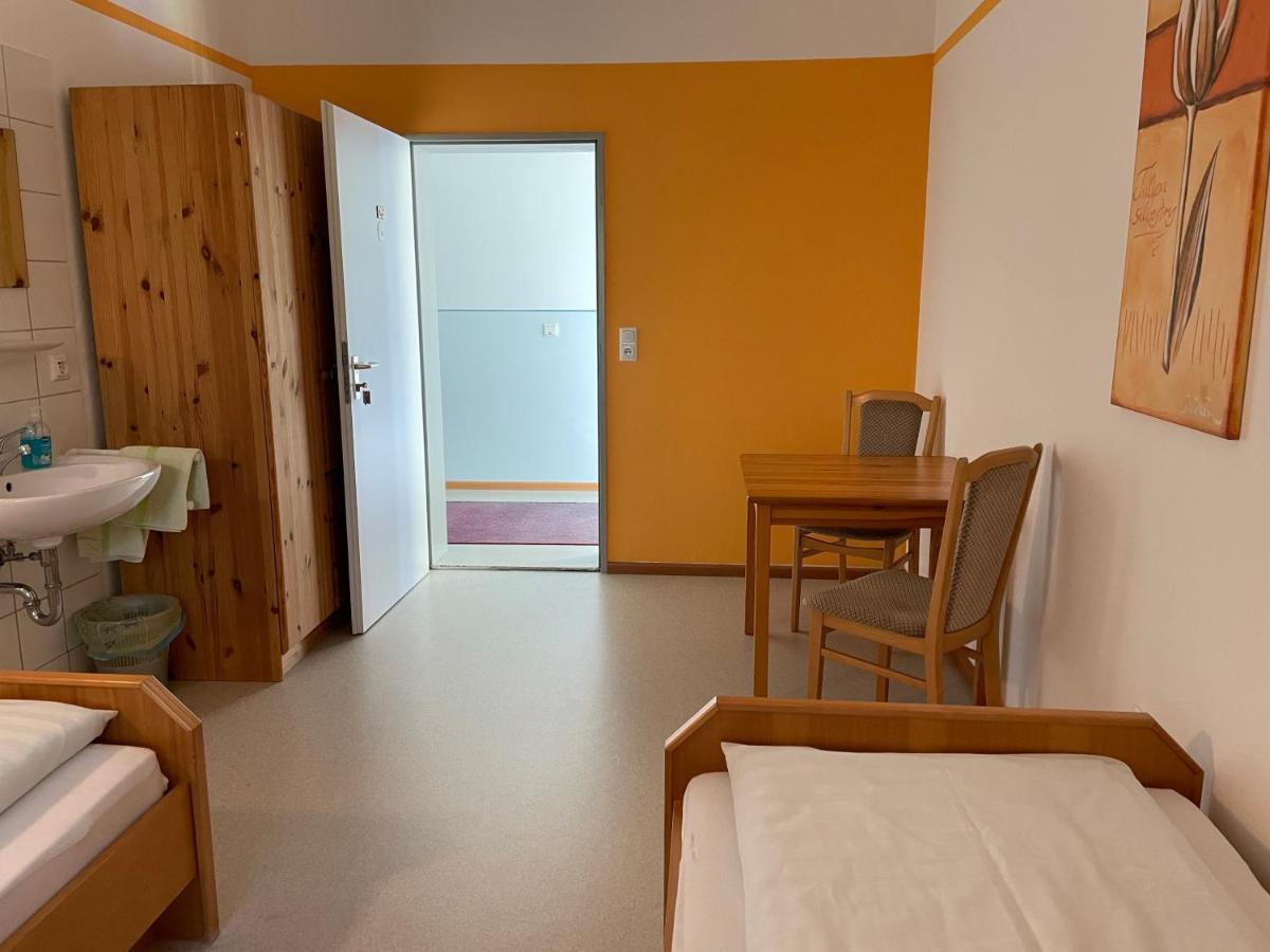 Krug'S Family Hostel Und Restaurant Weilheim in Oberbayern Buitenkant foto