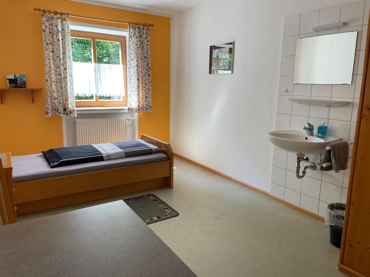 Krug'S Family Hostel Und Restaurant Weilheim in Oberbayern Buitenkant foto