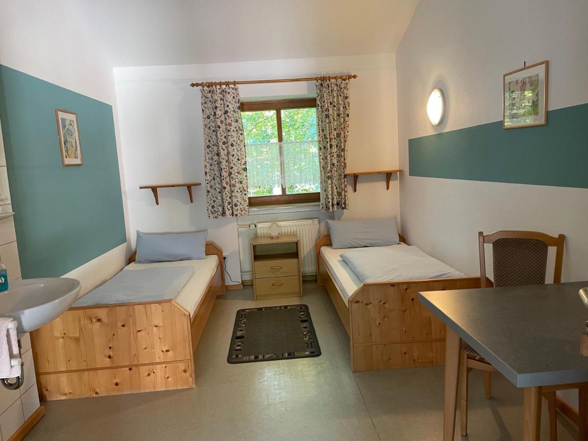 Krug'S Family Hostel Und Restaurant Weilheim in Oberbayern Buitenkant foto